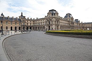 赛博朋克点击冒险游戏《重生》现已支持中文